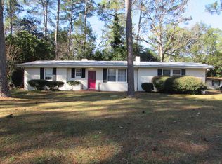 1101 Suwanne Dr, Waycross, GA 31501