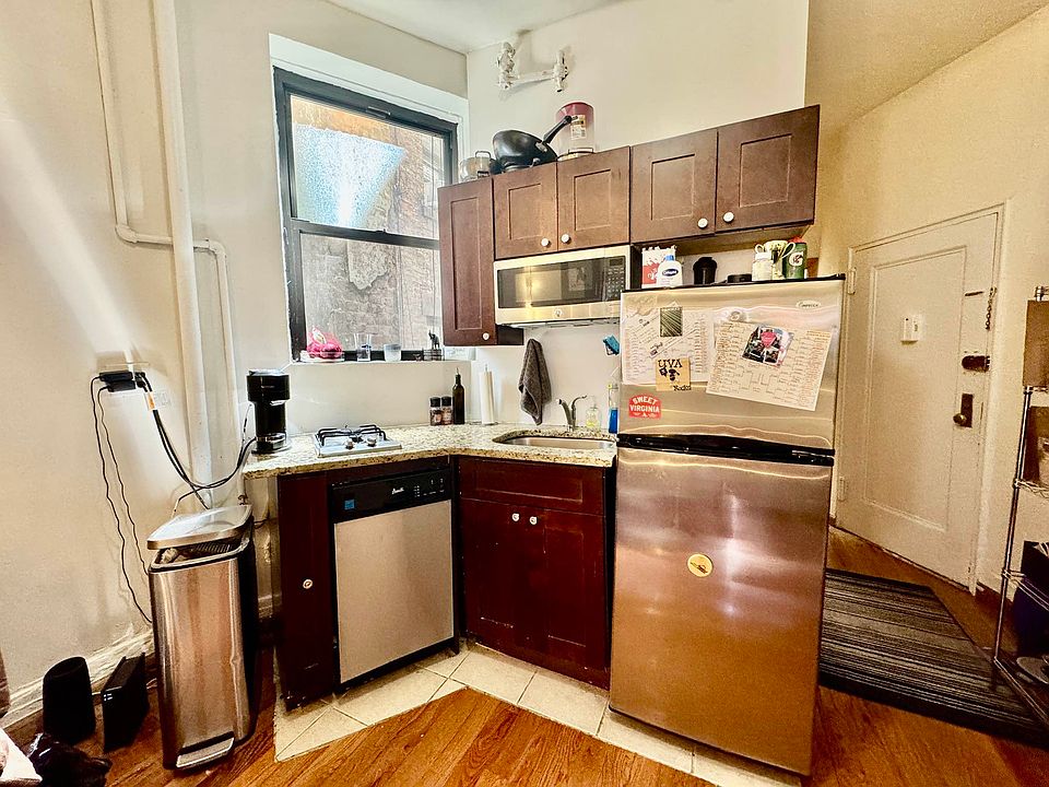 2nd image of 30 Saint Marks Pl APT 2D