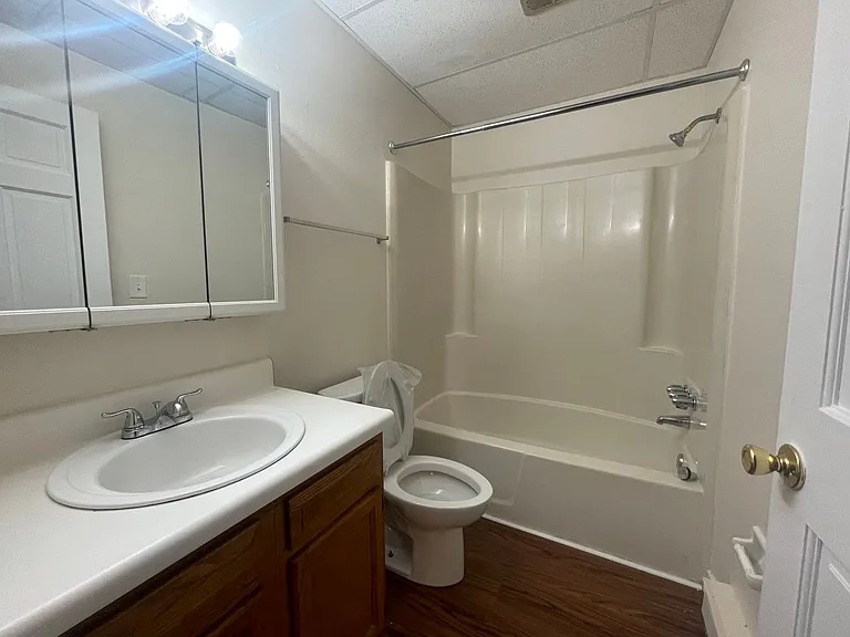 Meadow Creek Apartments — Photo 16