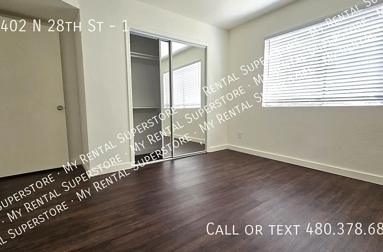 15402 N 28th St #1 — Photo 1