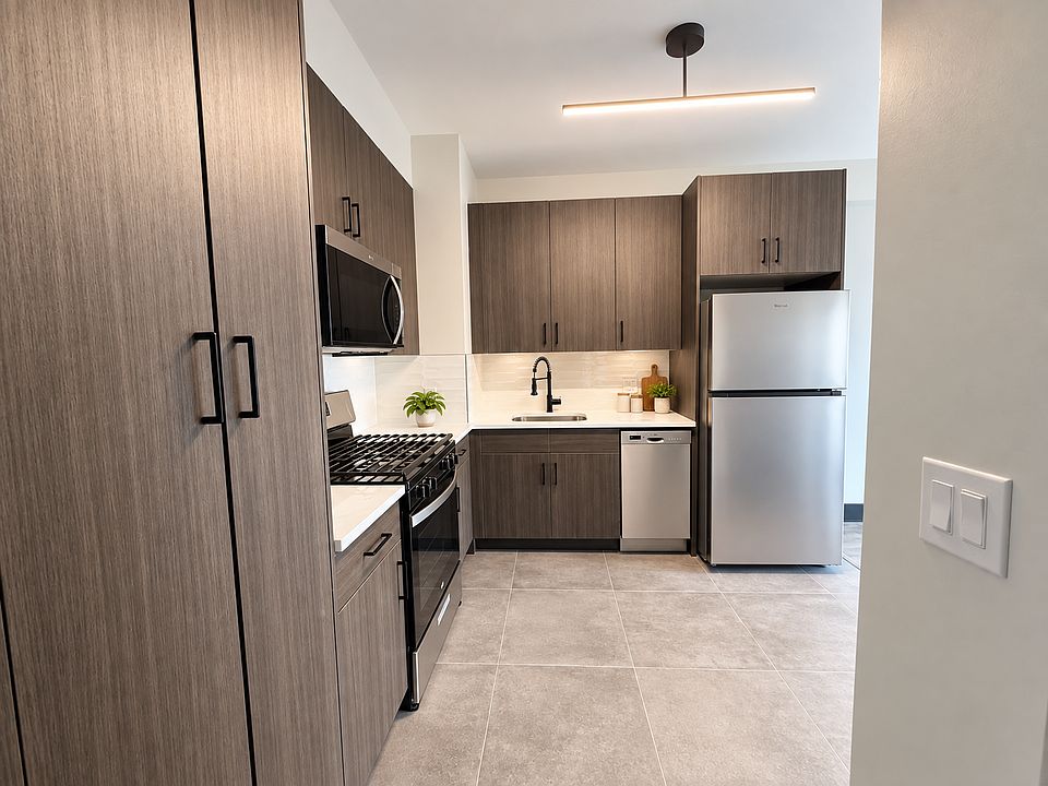 1st image of 862 Broadway #5
