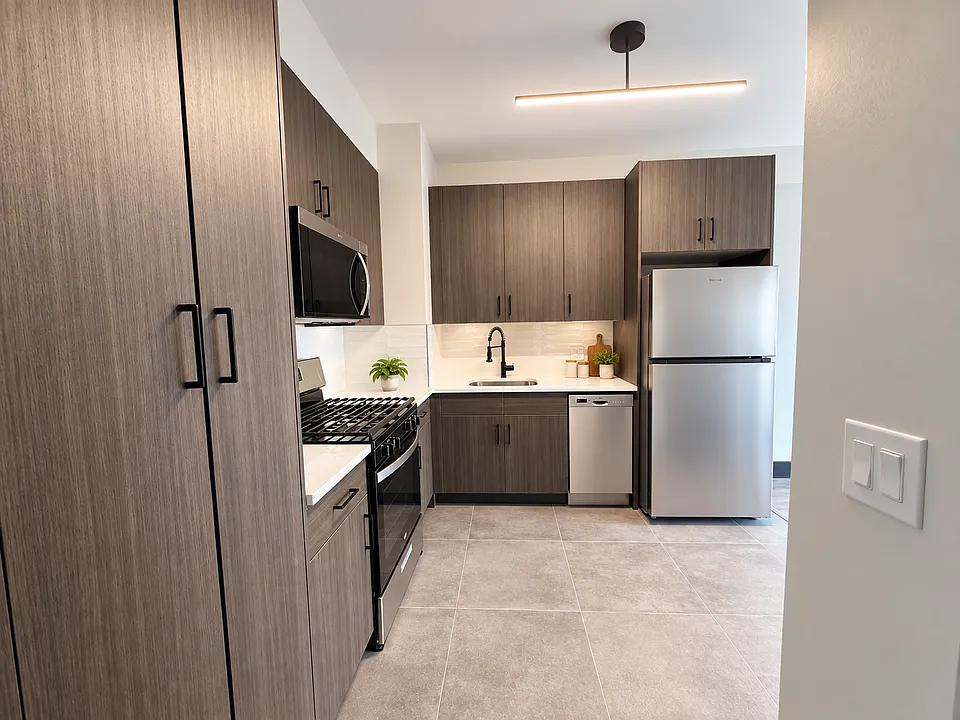 862 Broadway #5