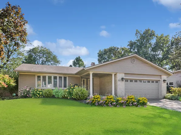 1821 E Cree Ln, Mount Prospect, IL 60056