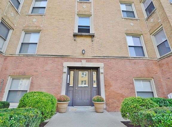 2nd image of 1901 N Kimball Ave APT 1