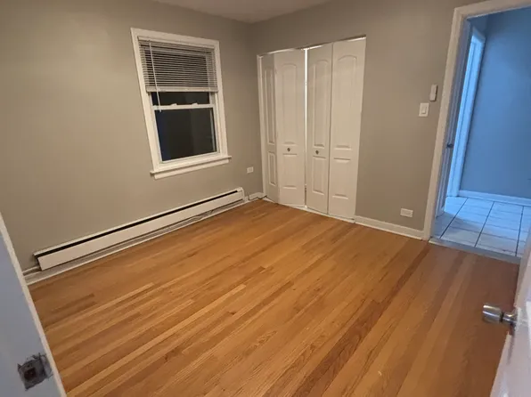 2645 W Gregory St APT 2W, Chicago, IL 60625