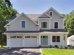 288 Dunnlea Rd, Fairfield, CT 06824