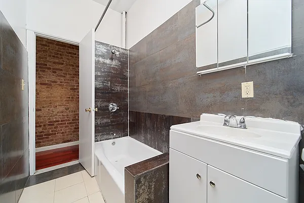 Rented by Living New York | media 8