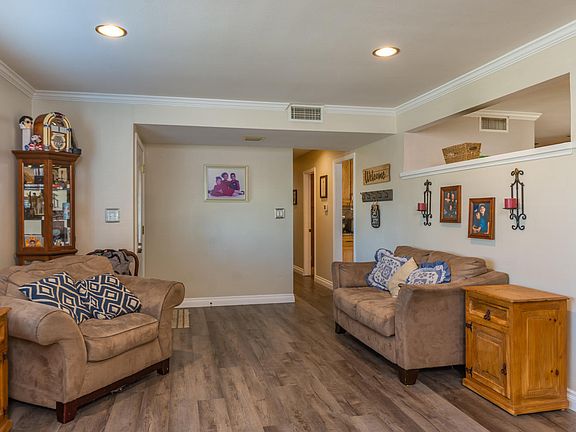 5th image of 231 N Wendy Dr
