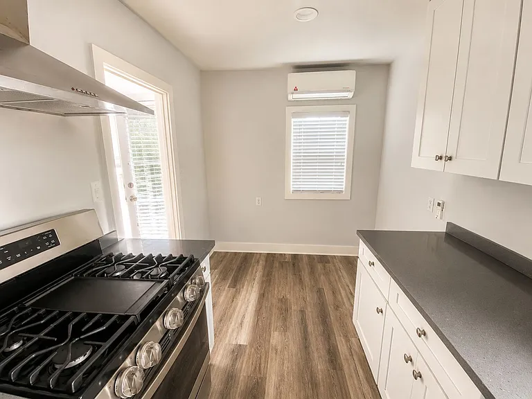 88 S Allen Ave — Photo 5