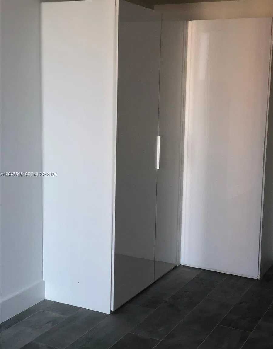 2 bed, 2.0 bath, 1028 sqft, $5,150 — Photo 3