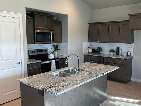 5th image of 755 Sunnyridge Ct
