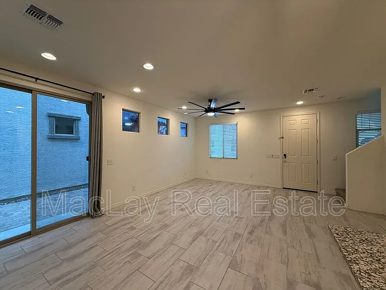 1708 S 83rd Way — Photo 7