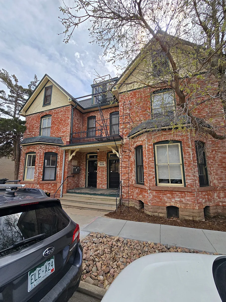 Building Photo - 1032 Pine