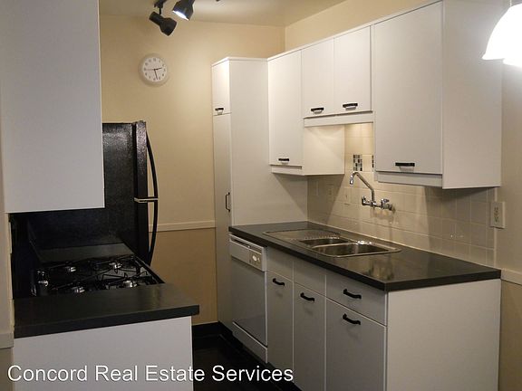 3rd image of 7601 Whitsett Ave APT 3