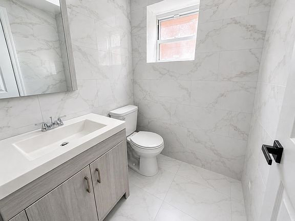 5th image of 521 Mercer St #1