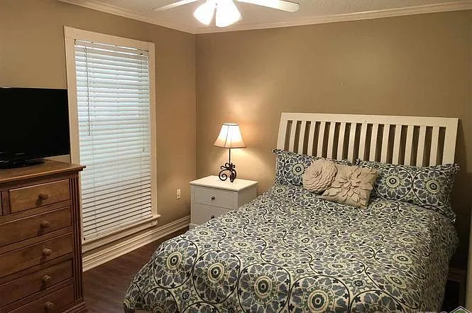 8585 Barnett Dr — Photo 18