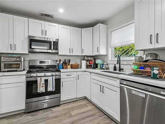 4th image of 7620-22 Zimpel St