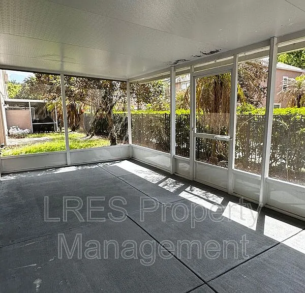 2825 Cliffe Ct — Photo 16