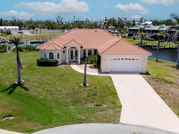 2871 Bracci Dr, Saint James City, FL 33956