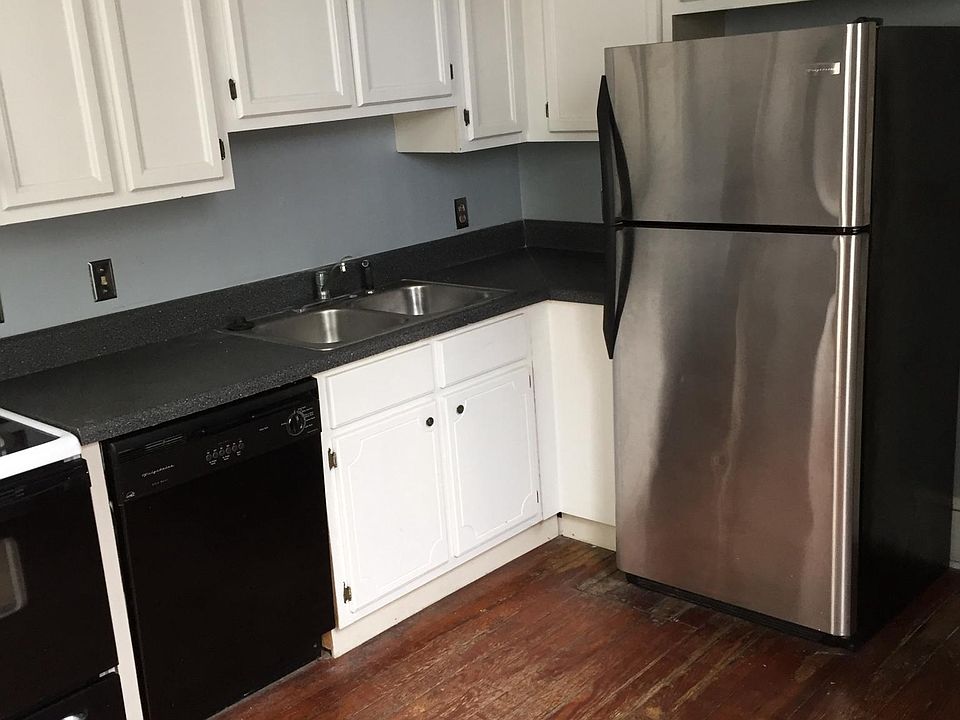 2nd image of 150 Price St