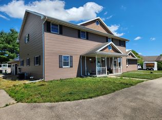 1275 Winn Rd, Sterling, IL 61081