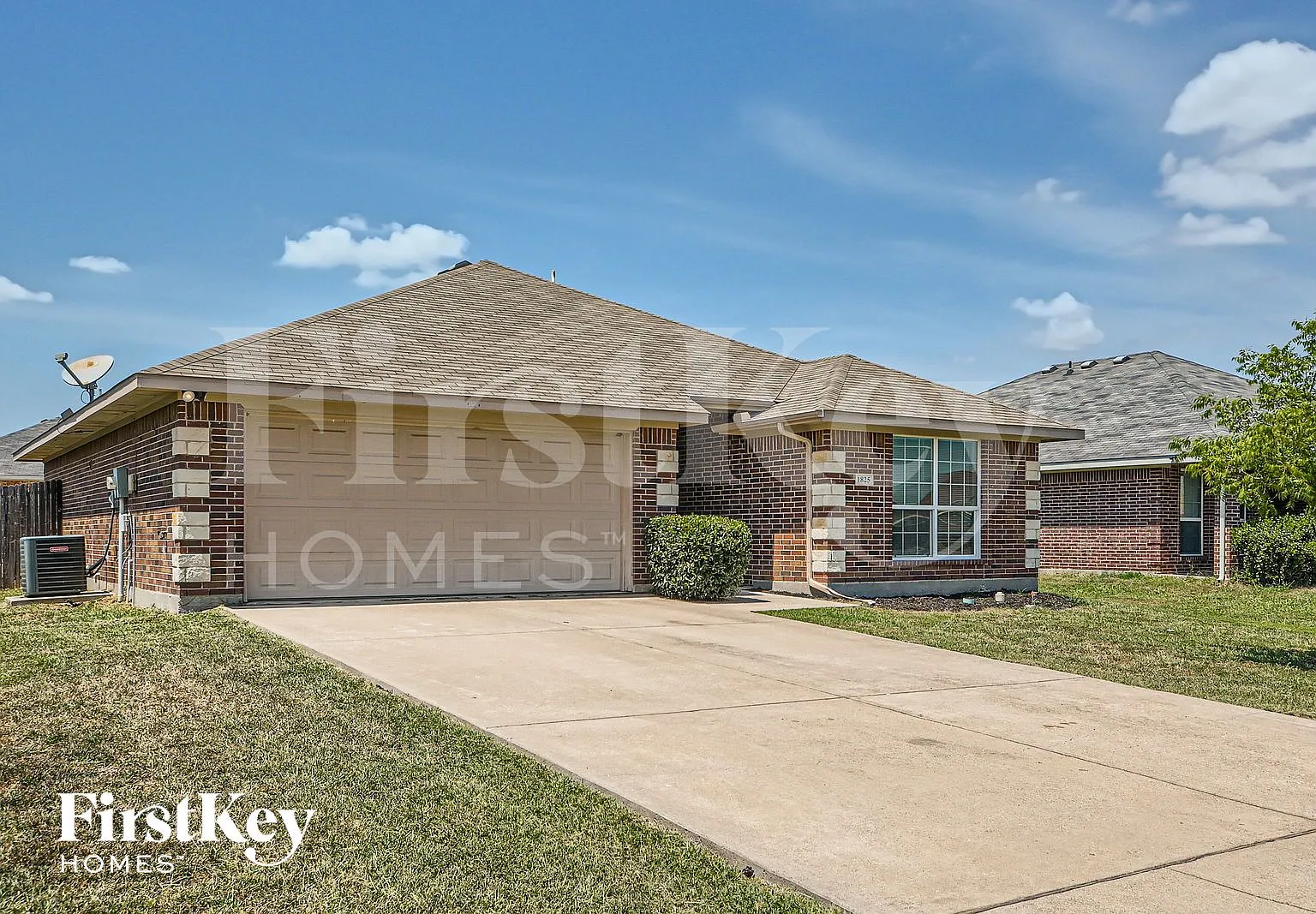3 bed, 2.0 bath, 1345 sqft, $1,955 — Photo 2