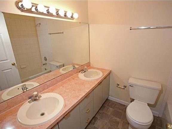 5th image of 1408 S Theresa Ave