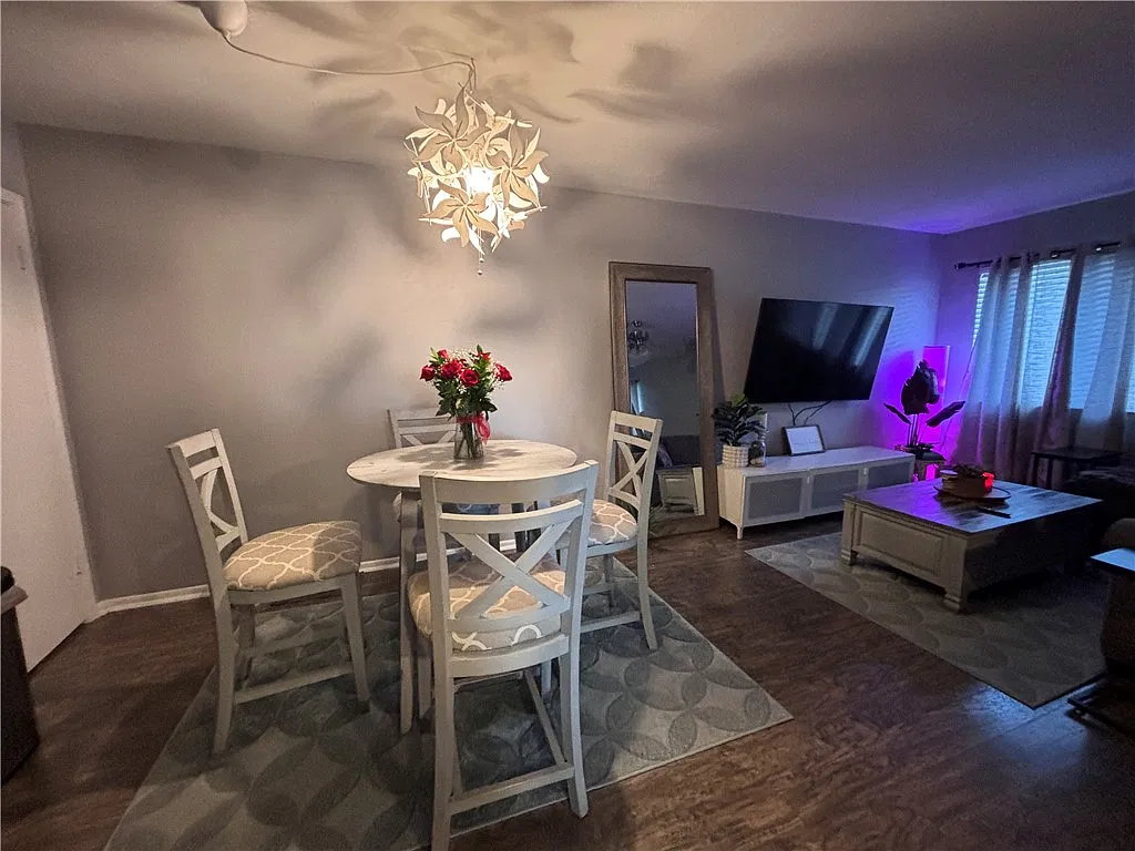 2 bed, 1.0 bath, 991 sqft, $1,175 — Photo 3