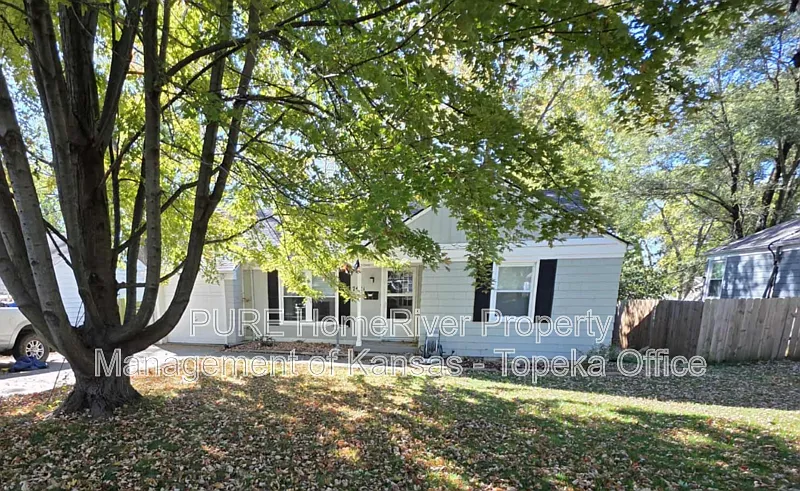 3 bed, 1.0 bath, 988 sqft, $1,325 — Photo 4