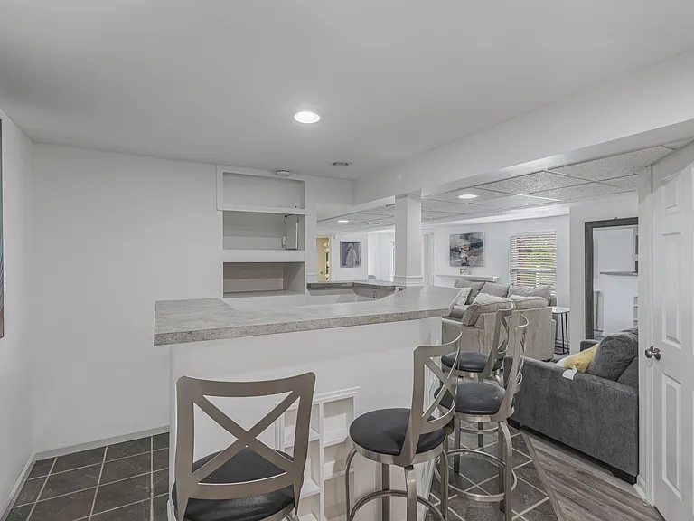 6824 Beagle Dr — Photo 58