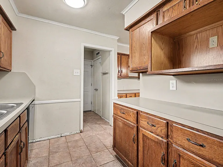 4237 Foliage Dr — Photo 9