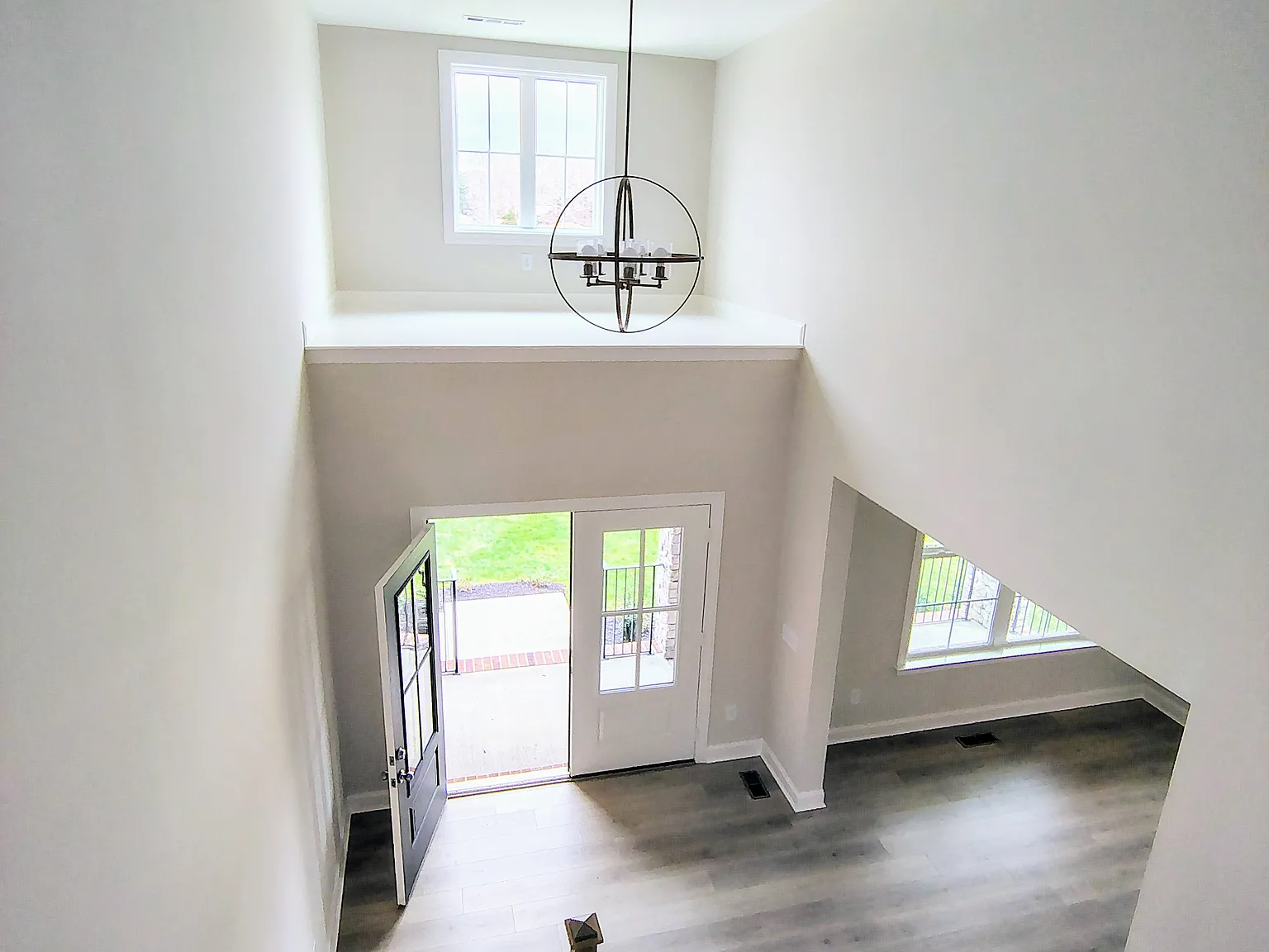 4 bed, 2958 sqft, $3,800 — Photo 2