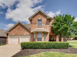 2101 Ballycastle Dr, Arlington, TX 76017