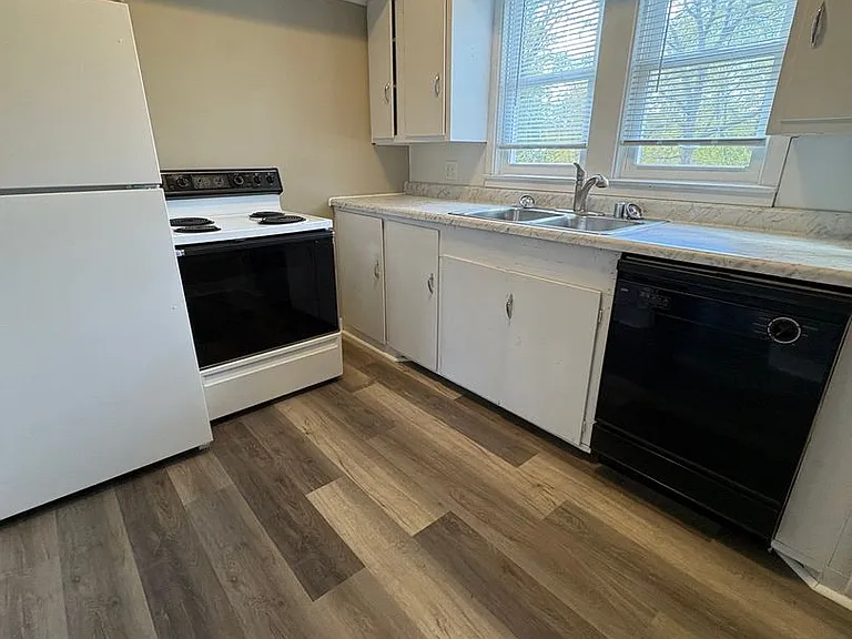1115 Hollister Ave — Photo 14