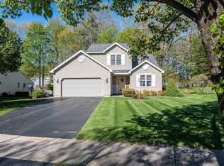 9 Cassidy Dr, Saratoga Springs, NY 12866