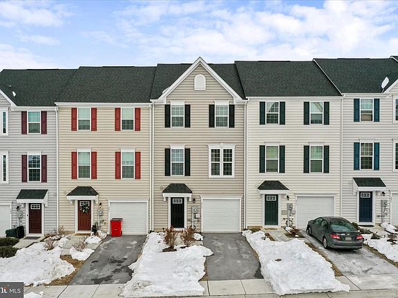 3rd image of 213 Montreal Way