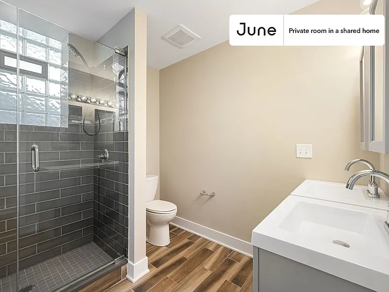 3308 W Armitage Ave #C — Photo 4