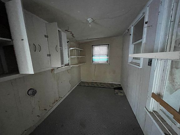 2nd image of 1034 NE Green St