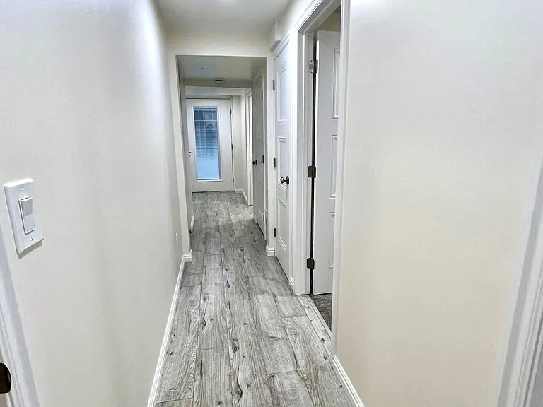 2384 E Catalina Dr — Photo 3