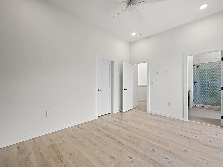 2000 Riverside Farms Rd #18101 — Photo 10