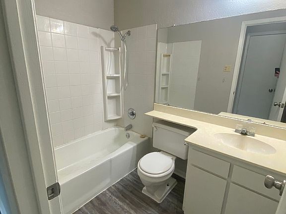3rd image of 5609 Dartmouth St