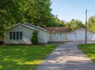 818 W Catalpa Dr, Mishawaka, IN 46545