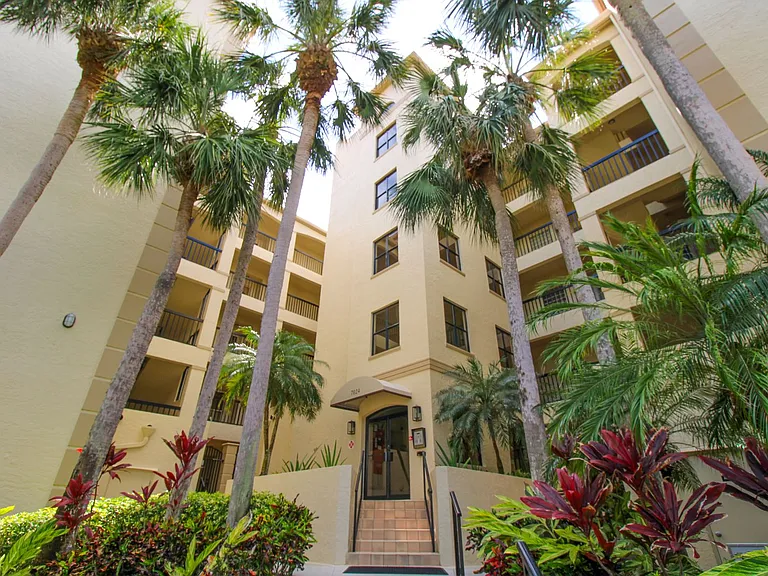 7024 Pelican Bay Blvd #F-504 — Photo 49