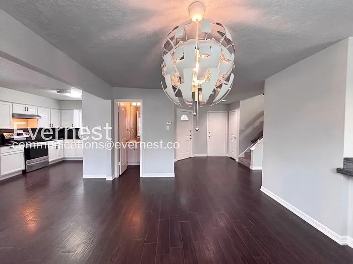 7842 Royan Dr — Photo 12