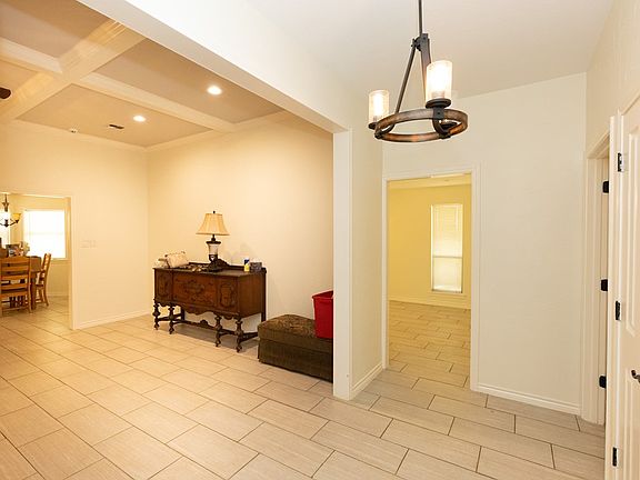 5th image of 404 Lakeshore Dr