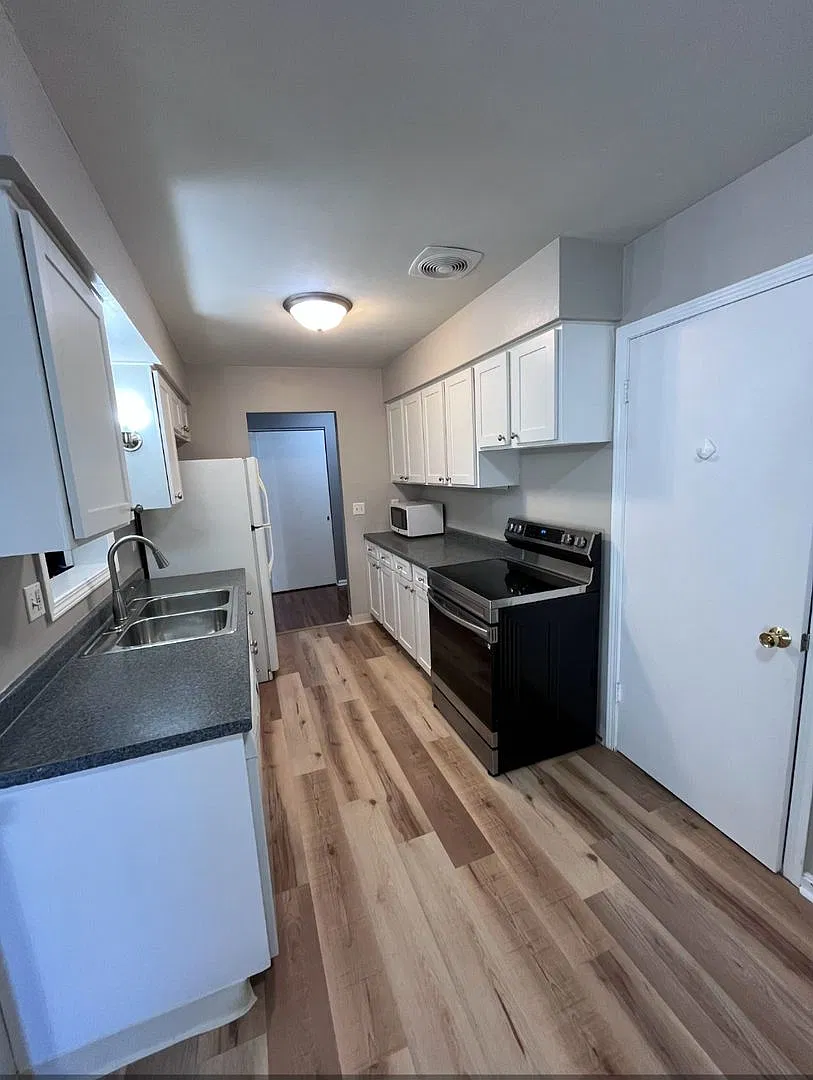 6970 Carriage Hill Dr — Photo 2