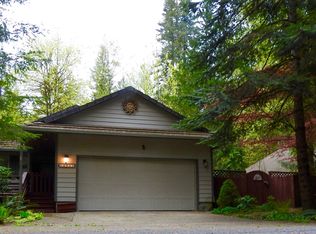 64911 E Sandy River Ln, Rhododendron, OR 97049