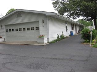 222 S New Thompson Lake Rd, Carbondale, IL 62901