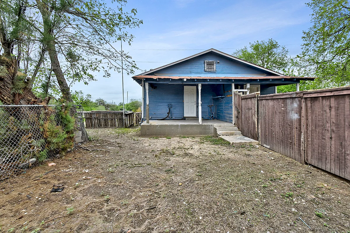2 bed, 1943 sqft, $1,050 — Photo 3
