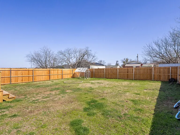 411 N Arizona Dr — Photo 31